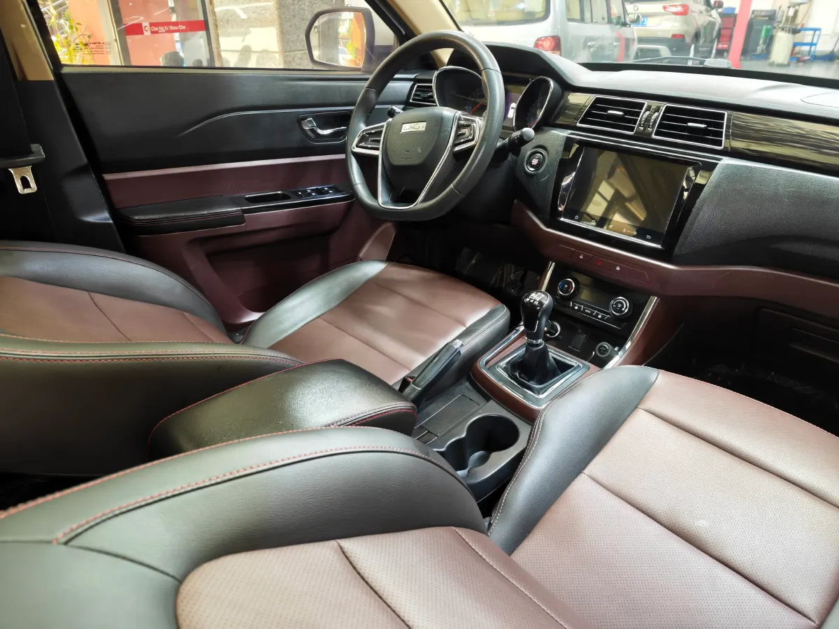 2017 LiFan MaiWei 1.8L 133HP L4 5MT,autocango,china used car exporter,china ev exporter,chinese used car exporter,chinese used ev exporter