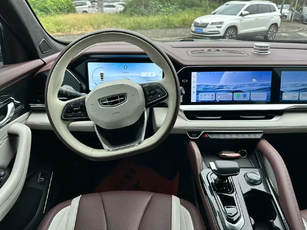 2021 Geely Monjaro 2.0T 218HP L4 7DCT,autocango,china used car exporter,china ev exporter,chinese used car exporter,chinese used ev exporter