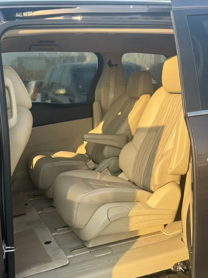 2023 Buick GL8 2.0T 237HP L4 9AT,autocango,china used car exporter,china ev exporter,chinese used car exporter,chinese used ev exporter