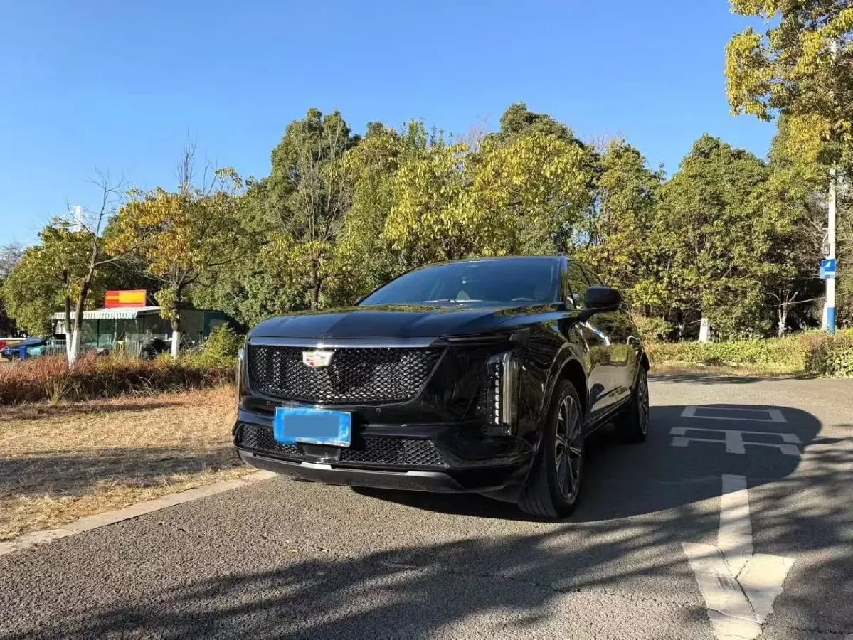 2025 Cadillac XT5 2.0T 237HP L4 9AT
