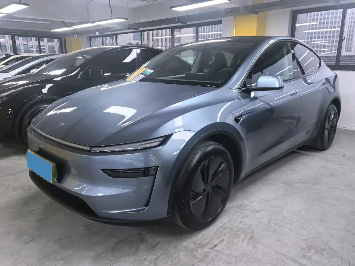 2025 Tesla Model Y BEV 62.5KWH