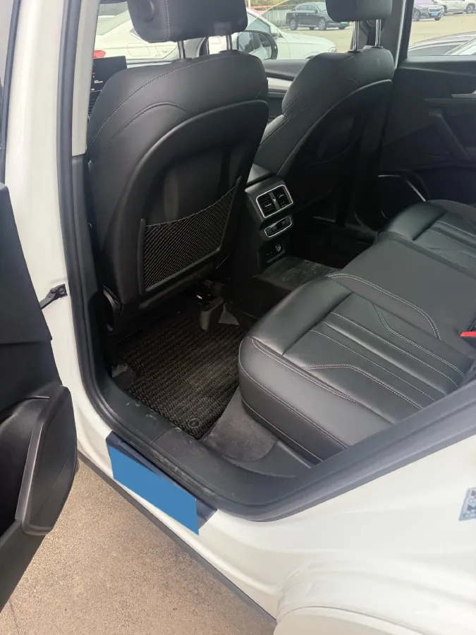 2023 Audi Q5L 2.0T 190HP L4 7DCT,autocango,china used car exporter,china ev exporter,chinese used car exporter,chinese used ev exporter