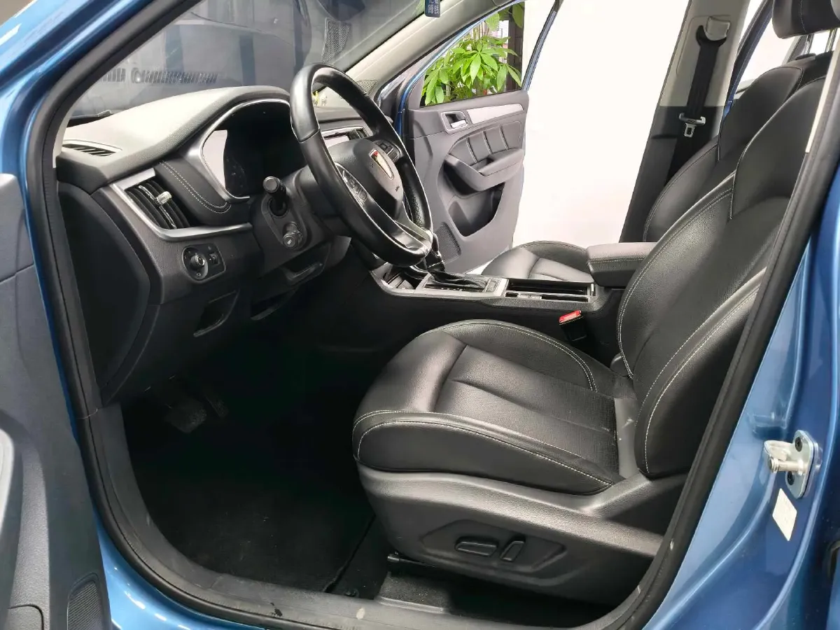 2020 Roewe i6 1.5T 169HP L4 7DCT,autocango,china used car exporter,china ev exporter,chinese used car exporter,chinese used ev exporter