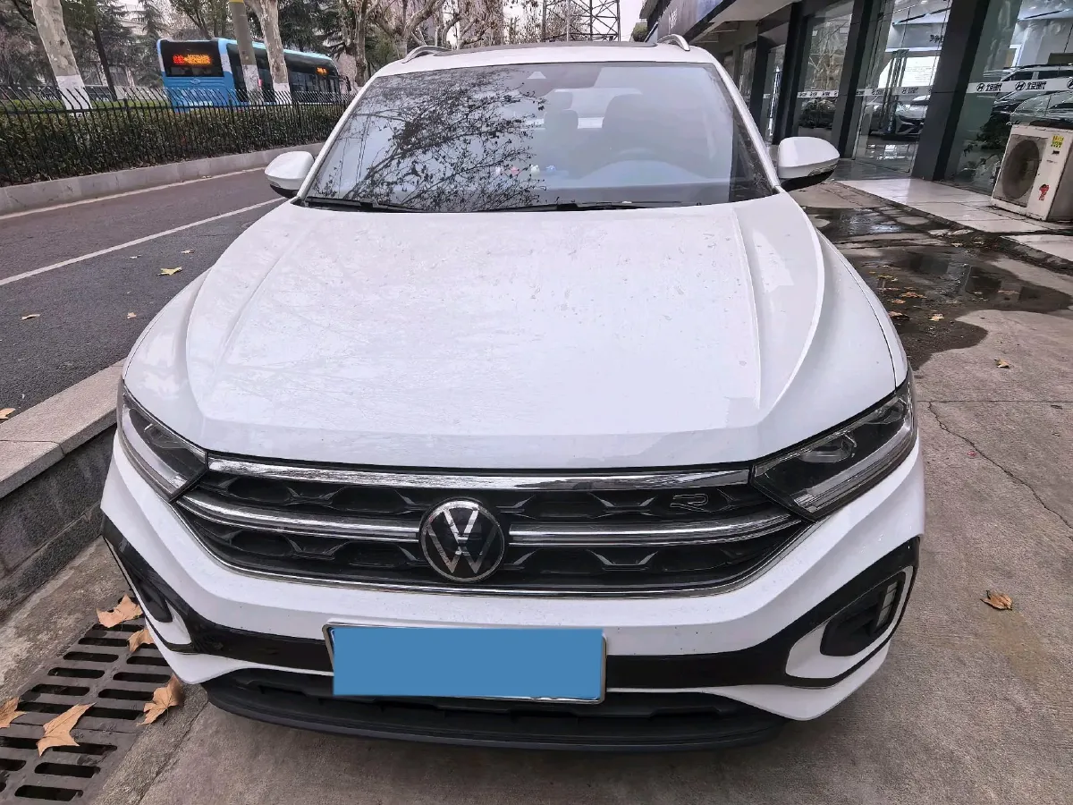 2023 Volkswagen T-Roc 1.5T 160HP L4 7DCT,autocango,china used car exporter,china ev exporter,chinese used car exporter,chinese used ev exporter