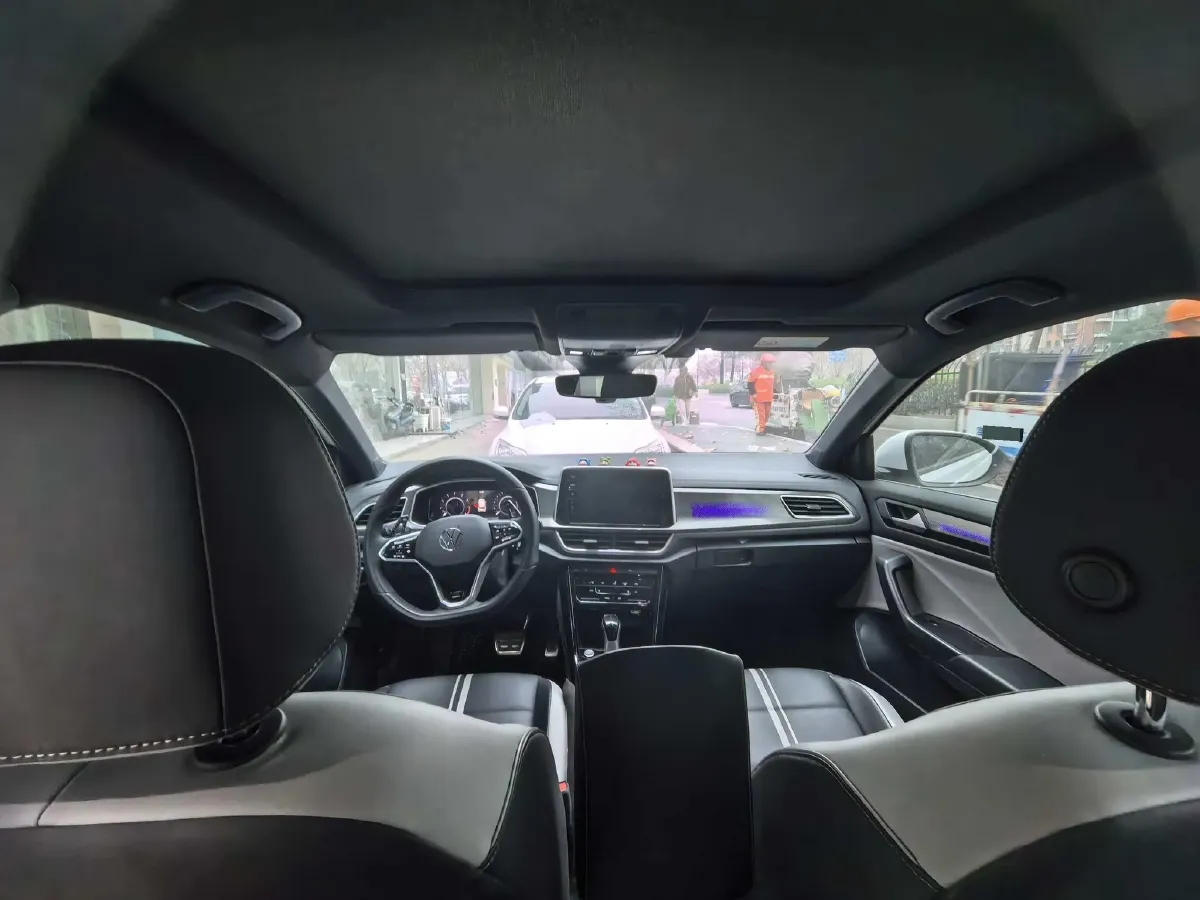 2023 Volkswagen T-Roc 1.5T 160HP L4 7DCT,autocango,china used car exporter,china ev exporter,chinese used car exporter,chinese used ev exporter