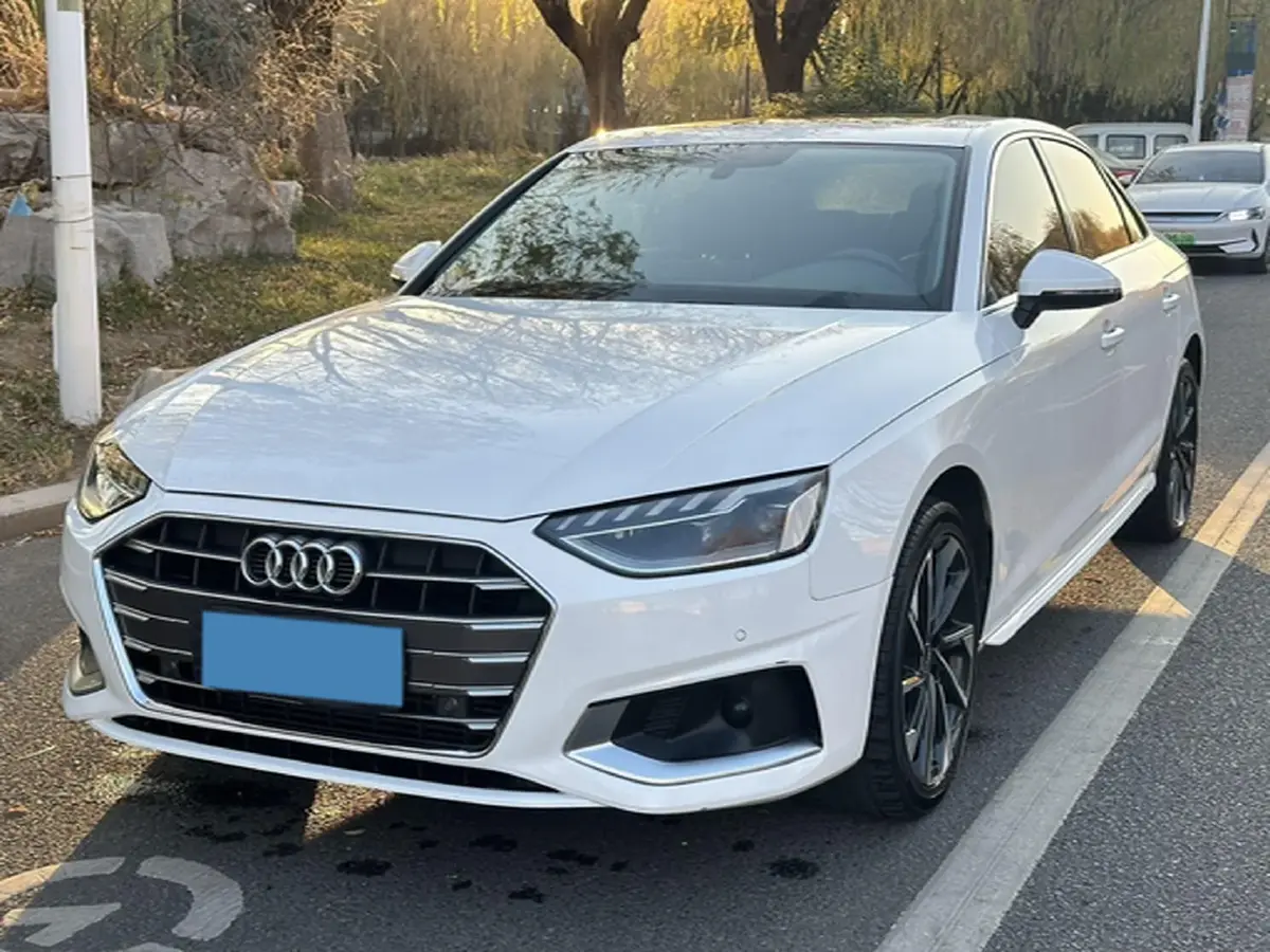 2022 Audi A4L 2.0T 190HP L4 7DCT