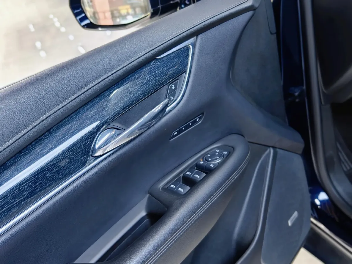 2021 Cadillac XT5 2.0T 237HP L4 9AT,autocango,china used car exporter,china ev exporter,chinese used car exporter,chinese used ev exporter