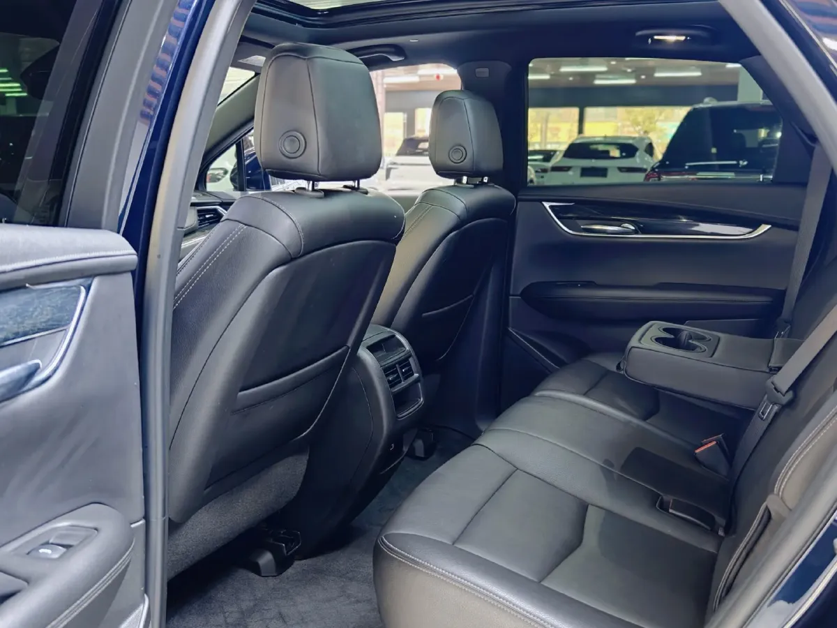 2021 Cadillac XT5 2.0T 237HP L4 9AT,autocango,china used car exporter,china ev exporter,chinese used car exporter,chinese used ev exporter