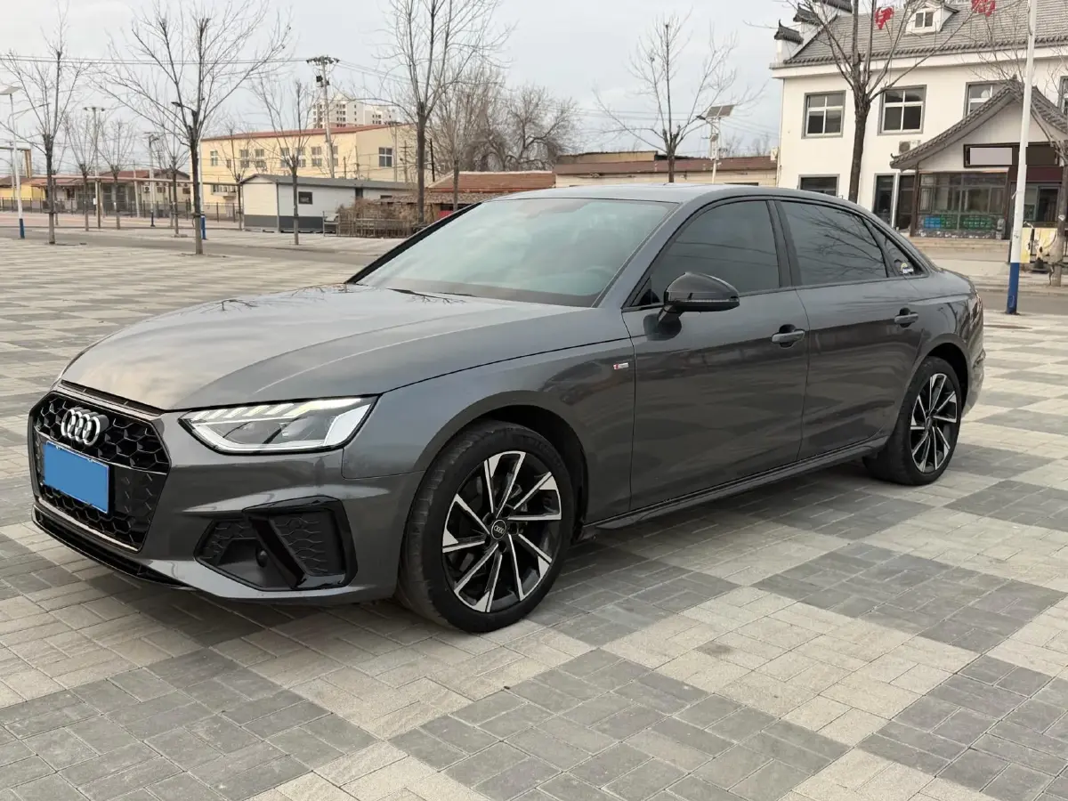 2023 Audi A4L 2.0T 190HP L4 7DCT