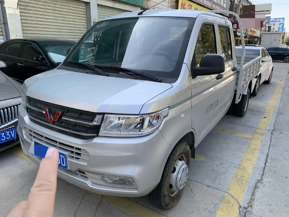 2023 WuLing RongGuang New Truck 2.0L 136HP L4 5MT