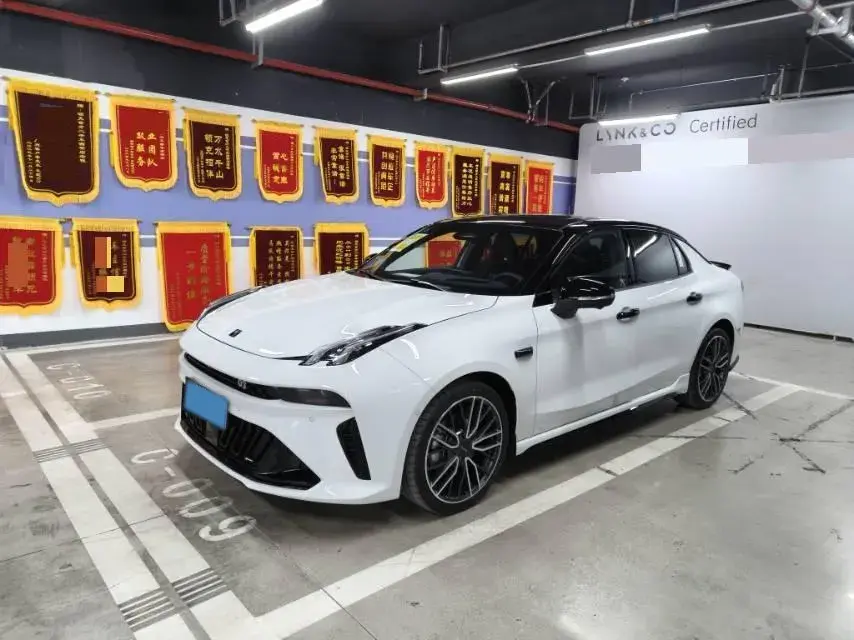 2026 LYNK&CO 03 2.0T 272HP L4 8AT