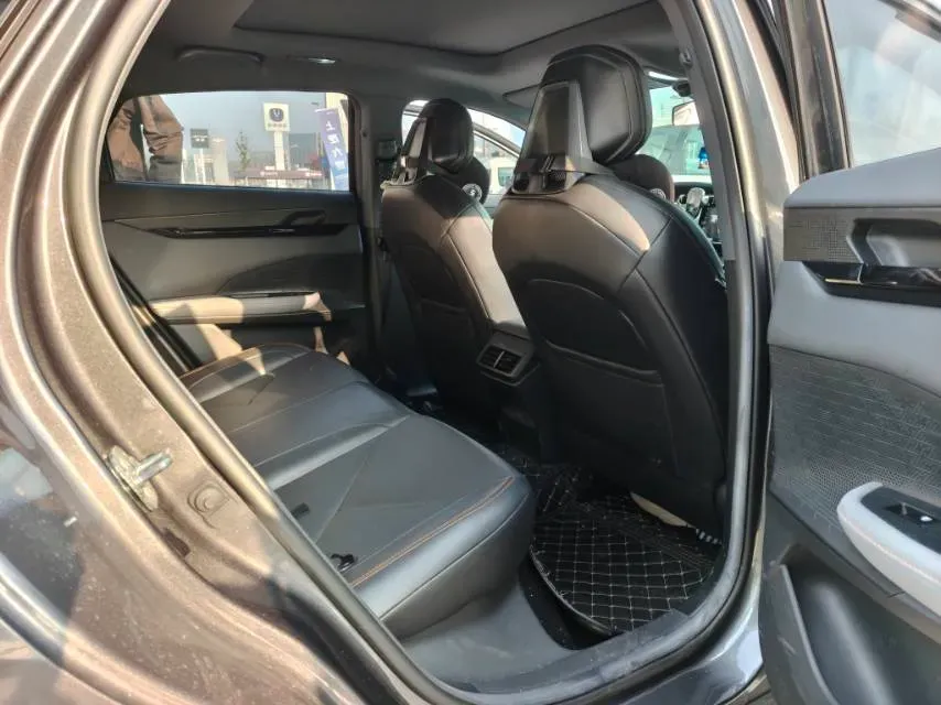 2022 ChangAn UNI-V 1.5T 188HP L4 7DCT,autocango,china used car exporter,china ev exporter,chinese used car exporter,chinese used ev exporter