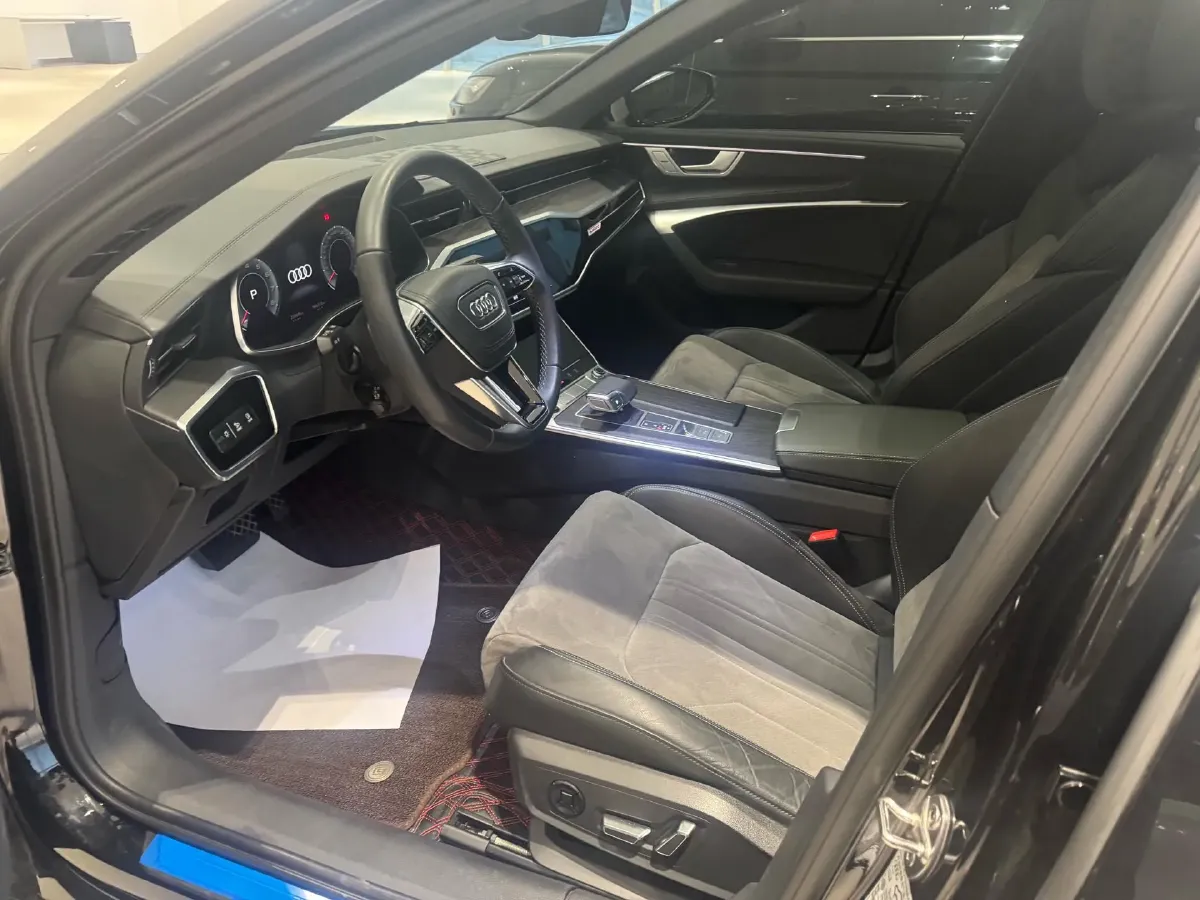 2024 Audi A6L 2.0T 245HP L4 7DCT,autocango,china used car exporter,china ev exporter,chinese used car exporter,chinese used ev exporter