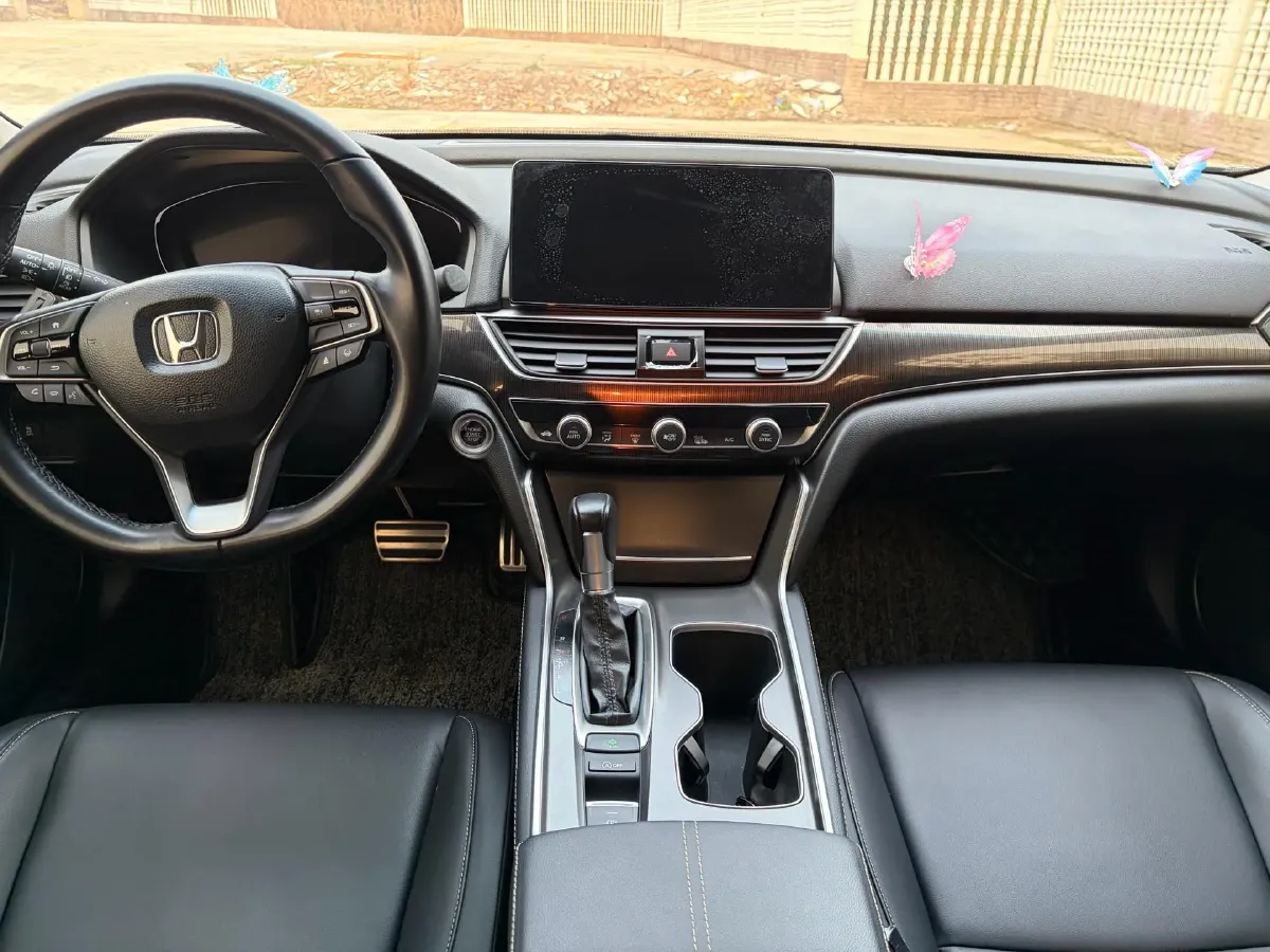 2022 Honda Accord 1.5T 194HP L4 CVT,autocango,china used car exporter,china ev exporter,chinese used car exporter,chinese used ev exporter