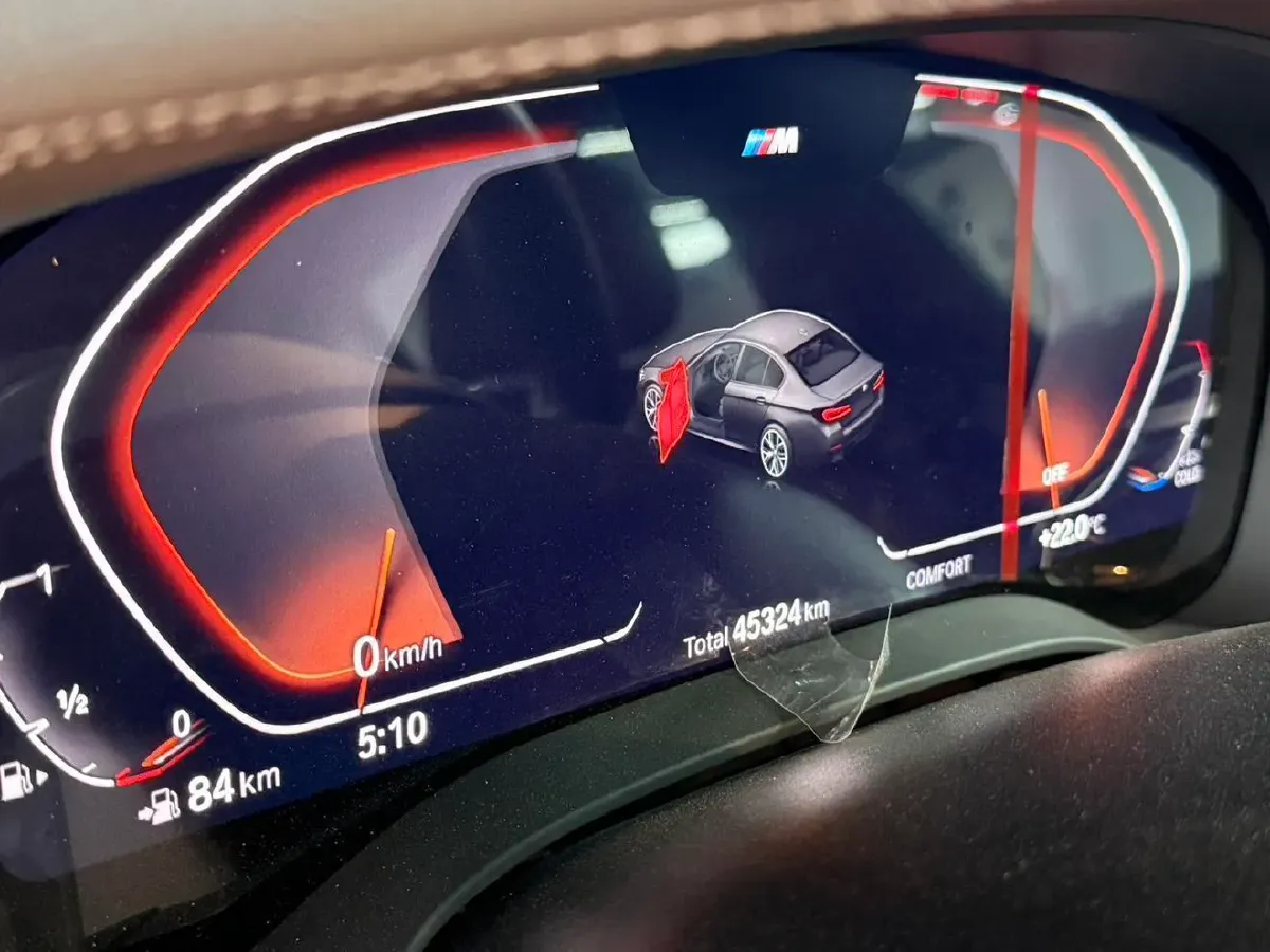 2022 BMW 5 Series 2.0T 184HP L4 8AT,autocango,china used car exporter,china ev exporter,chinese used car exporter,chinese used ev exporter