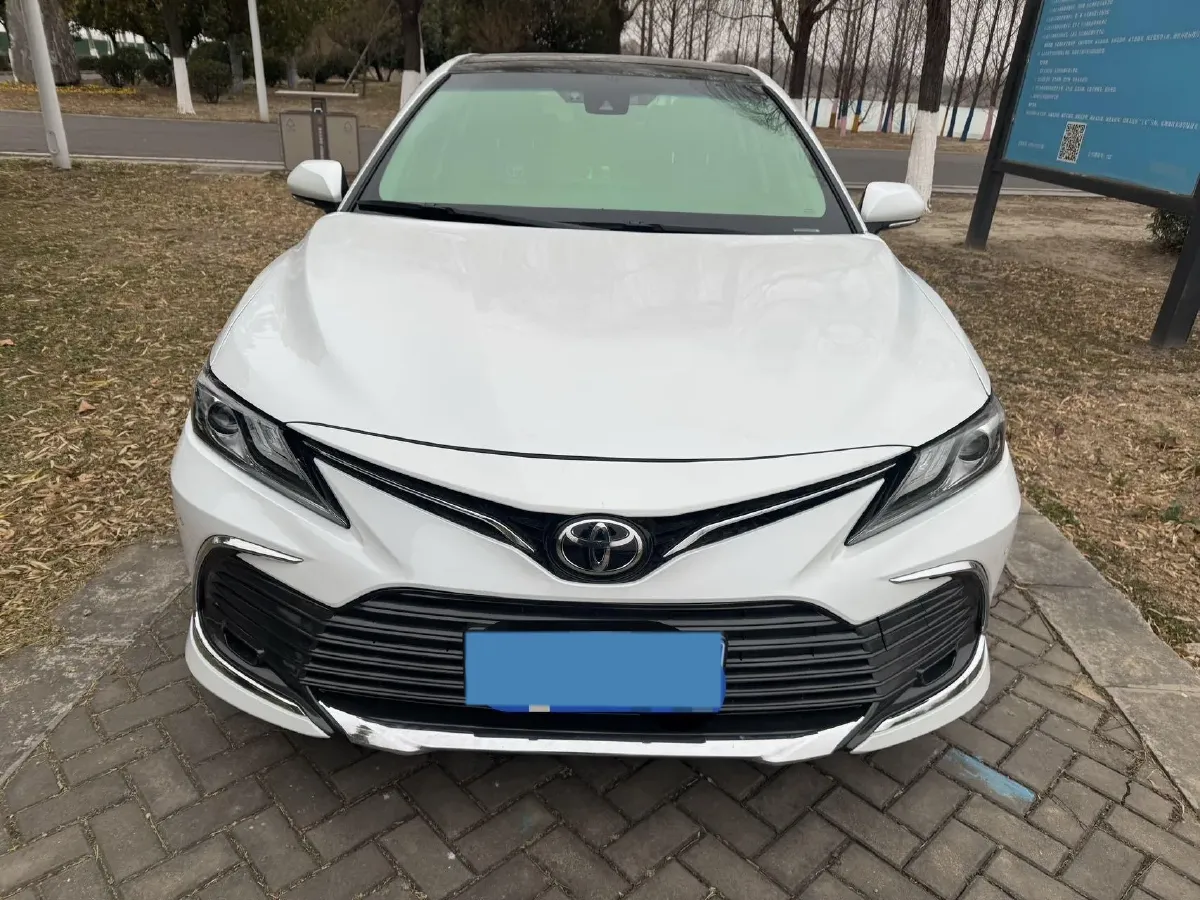 2023 Toyota Camry 2.5L 207HP L4 8AT,autocango,china used car exporter,china ev exporter,chinese used car exporter,chinese used ev exporter