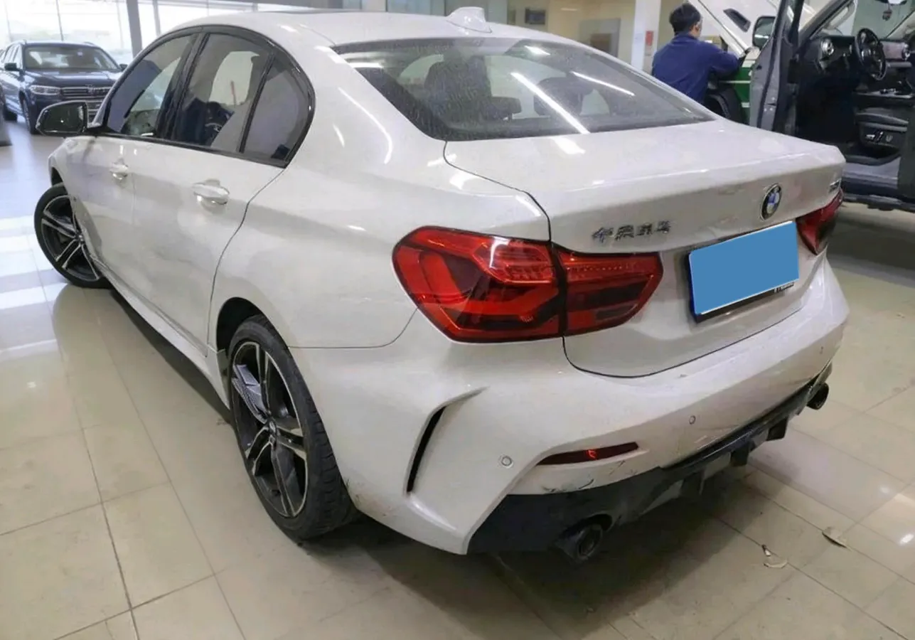 2021 BMW 1 Series 2.0T 192HP L4 7DCT,autocango,china used car exporter,china ev exporter,chinese used car exporter,chinese used ev exporter