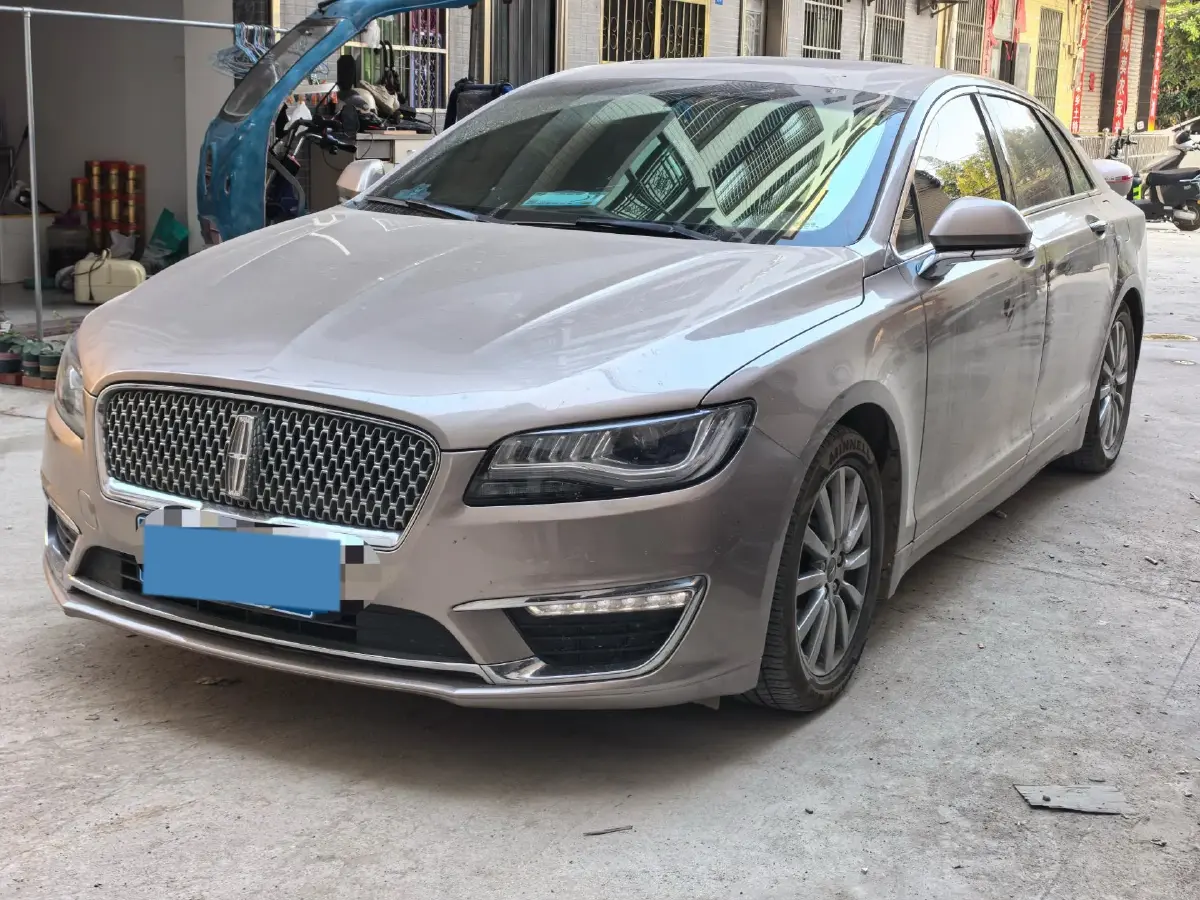 2019 Lincoln MKZ 2.0T 203HP L4 6AT