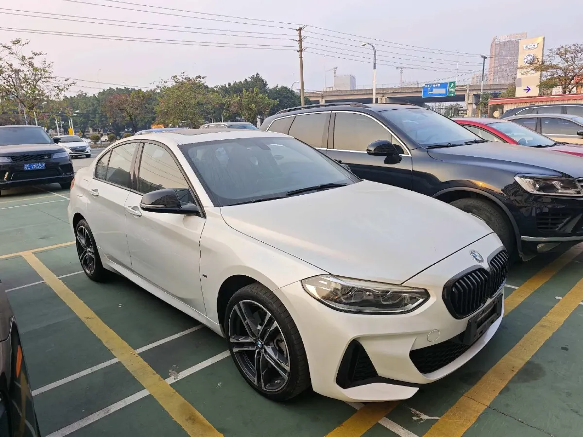 2021 BMW 1 Series 2.0T 192HP L4 7DCT,autocango,china used car exporter,china ev exporter,chinese used car exporter,chinese used ev exporter