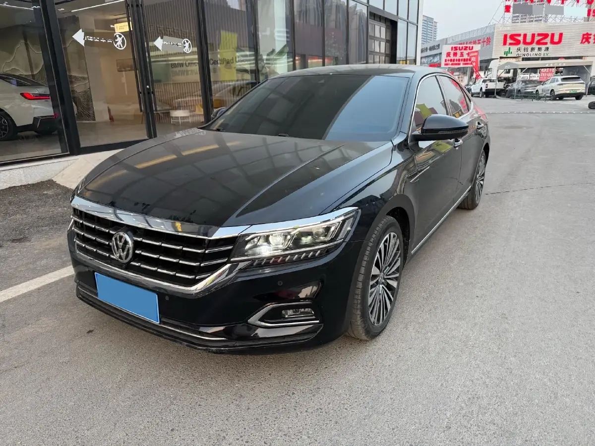2020 Volkswagen Passat 2.0T 220HP L4 7DCT