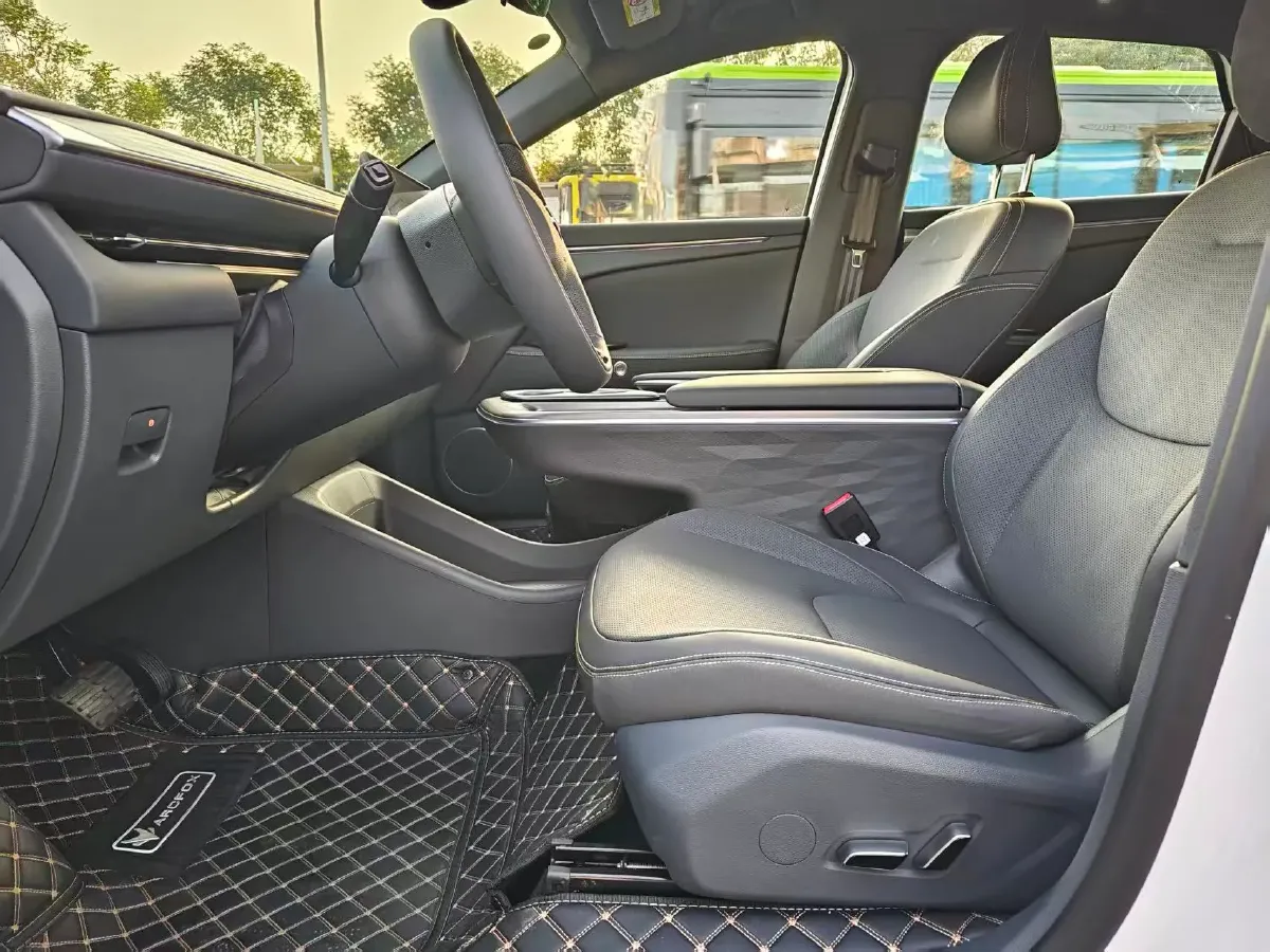 2026 ARCFOX αT5 BEV,autocango,china used car exporter,china ev exporter,chinese used car exporter,chinese used ev exporter