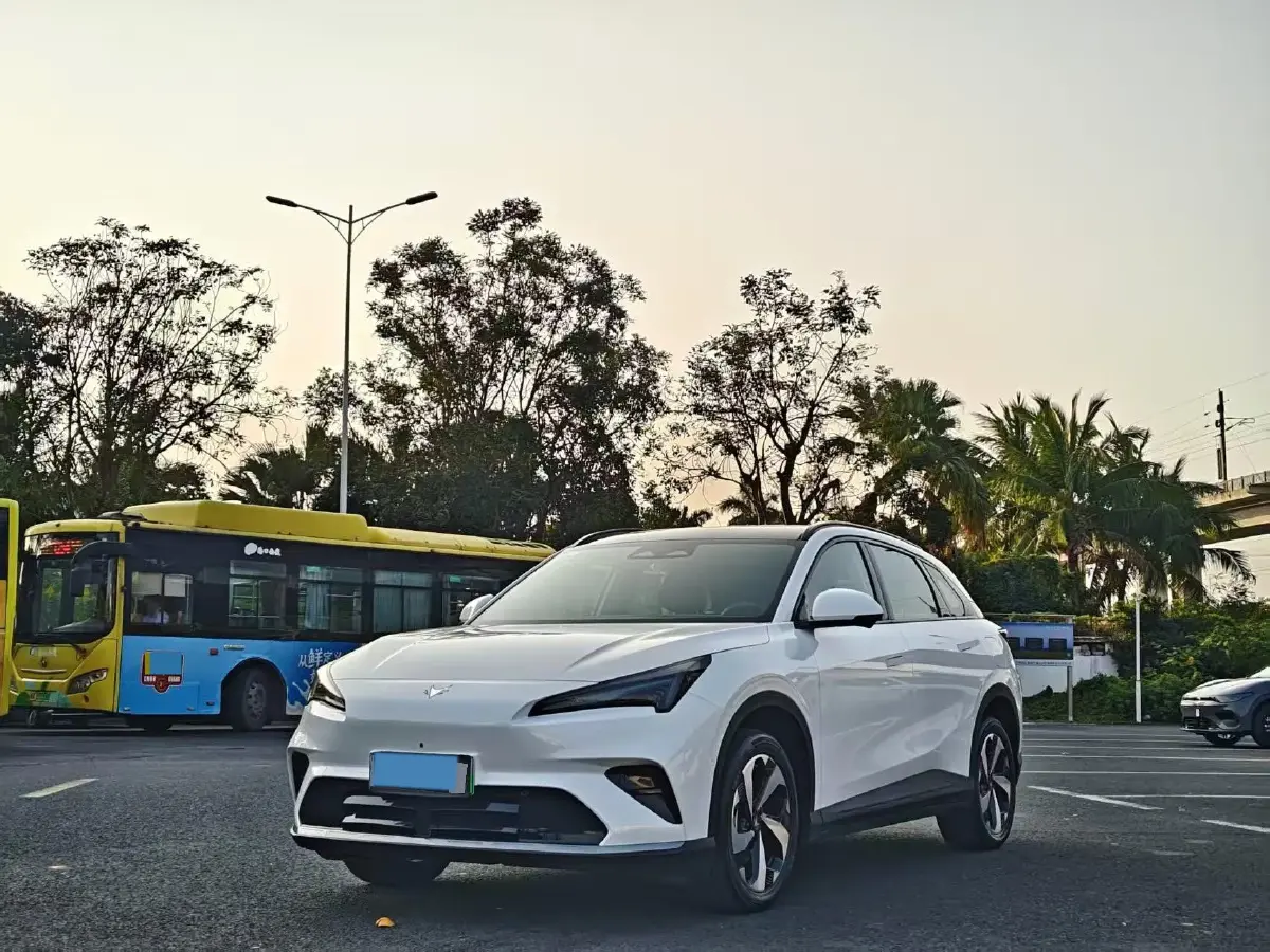 2026 ARCFOX αT5 BEV