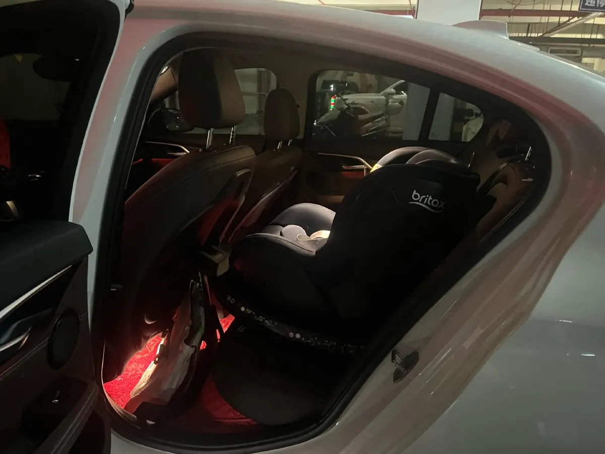 2020 BMW 1 Series 1.5T 140HP L3 7DCT,autocango,china used car exporter,china ev exporter,chinese used car exporter,chinese used ev exporter