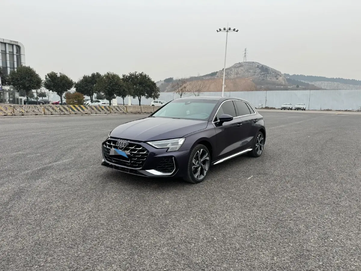 2025 Audi A3 1.5T 160HP L4 7DCT