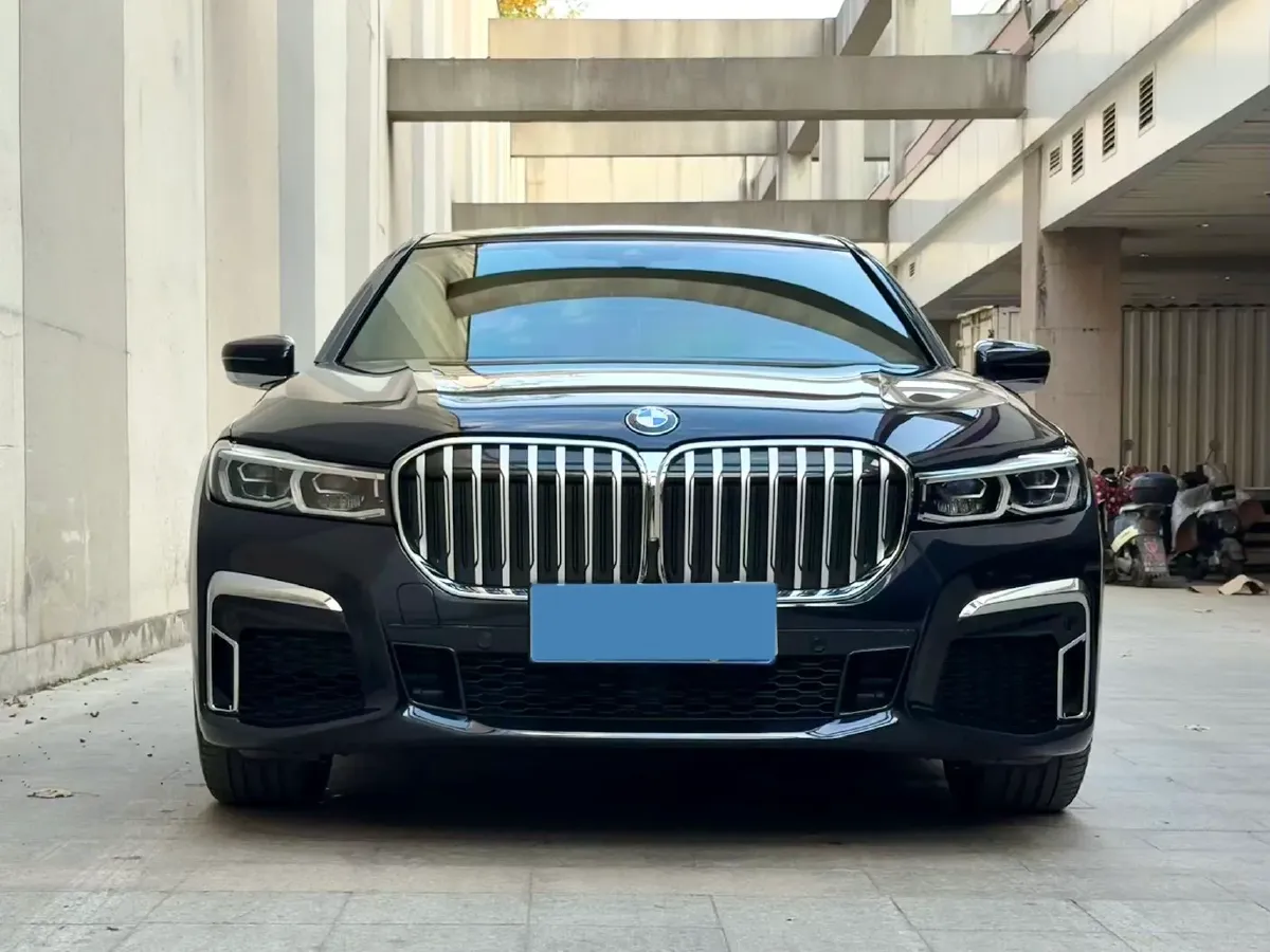 2021 BMW 7 Series 3.0T 340HP L6 8AT,autocango,china used car exporter,china ev exporter,chinese used car exporter,chinese used ev exporter