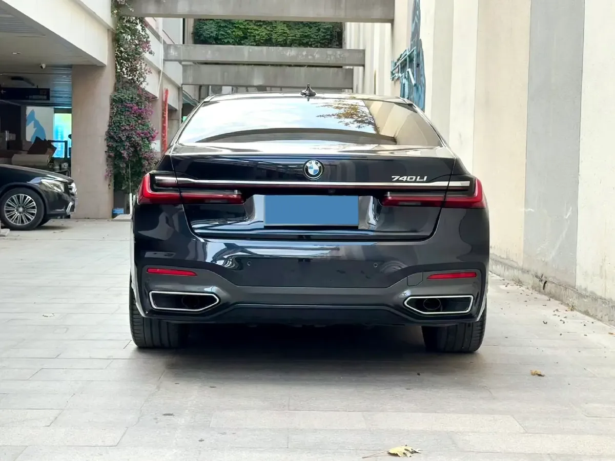 2021 BMW 7 Series 3.0T 340HP L6 8AT,autocango,china used car exporter,china ev exporter,chinese used car exporter,chinese used ev exporter