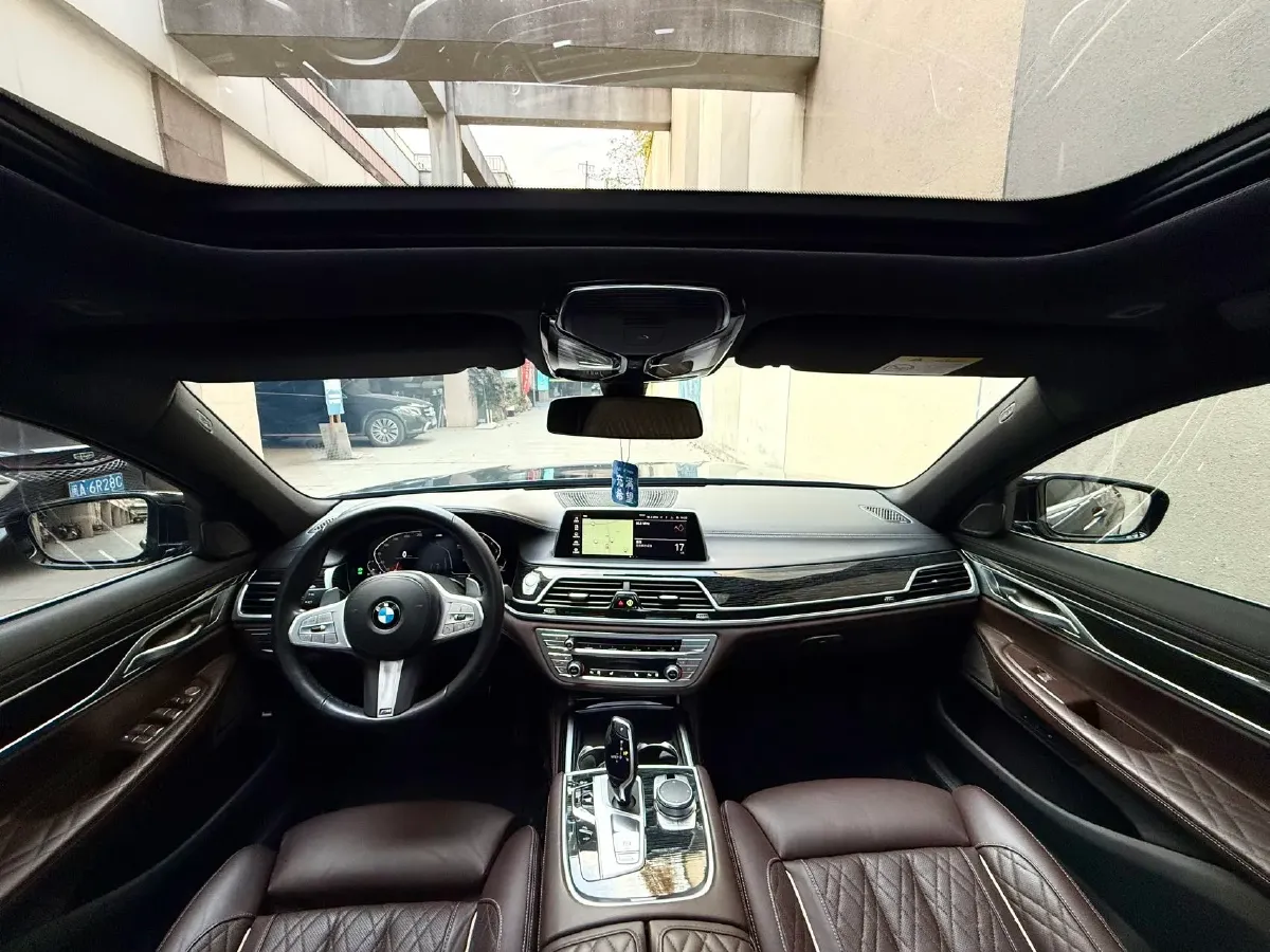 2021 BMW 7 Series 3.0T 340HP L6 8AT,autocango,china used car exporter,china ev exporter,chinese used car exporter,chinese used ev exporter