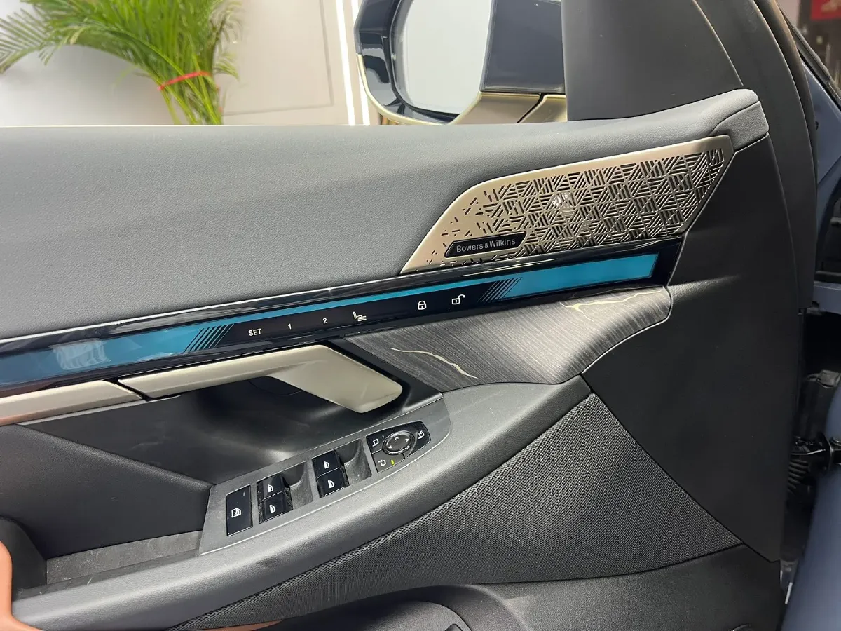 2024 BMW 5 Series 2.0T 258HP L4 8AT,autocango,china used car exporter,china ev exporter,chinese used car exporter,chinese used ev exporter