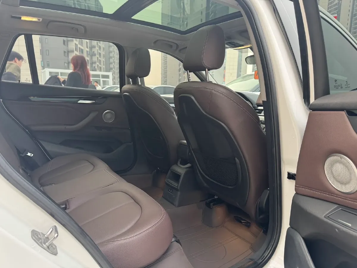 2022 BMW X1 1.5T 140HP L3 7DCT,autocango,china used car exporter,china ev exporter,chinese used car exporter,chinese used ev exporter