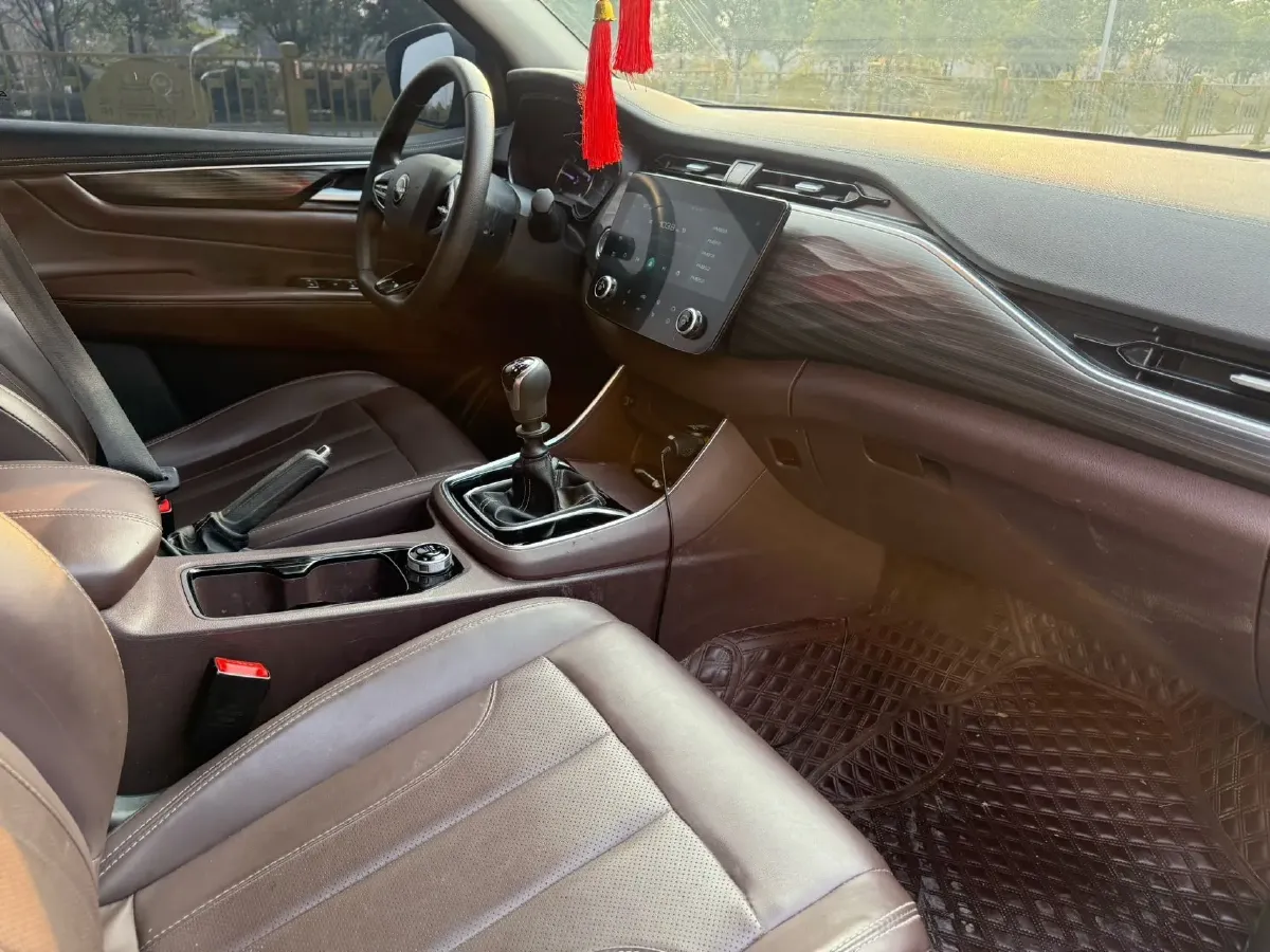 2022 Dongfeng RuiQi 7 2.3T 166HP L4 6MT,autocango,china used car exporter,china ev exporter,chinese used car exporter,chinese used ev exporter