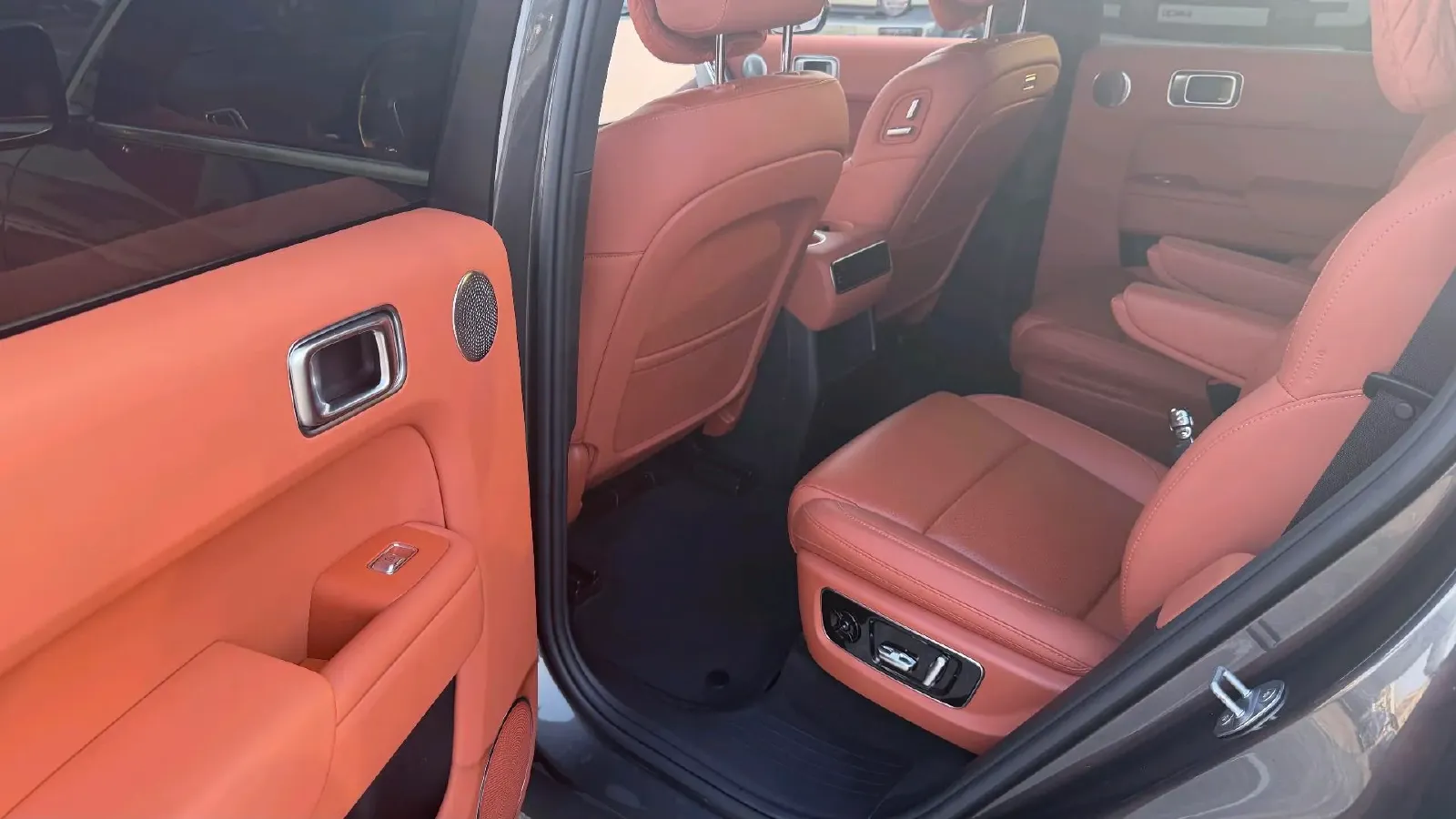 2024 Volvo S60 2.0T 197HP L4 7DCT,autocango,china used car exporter,china ev exporter,chinese used car exporter,chinese used ev exporter