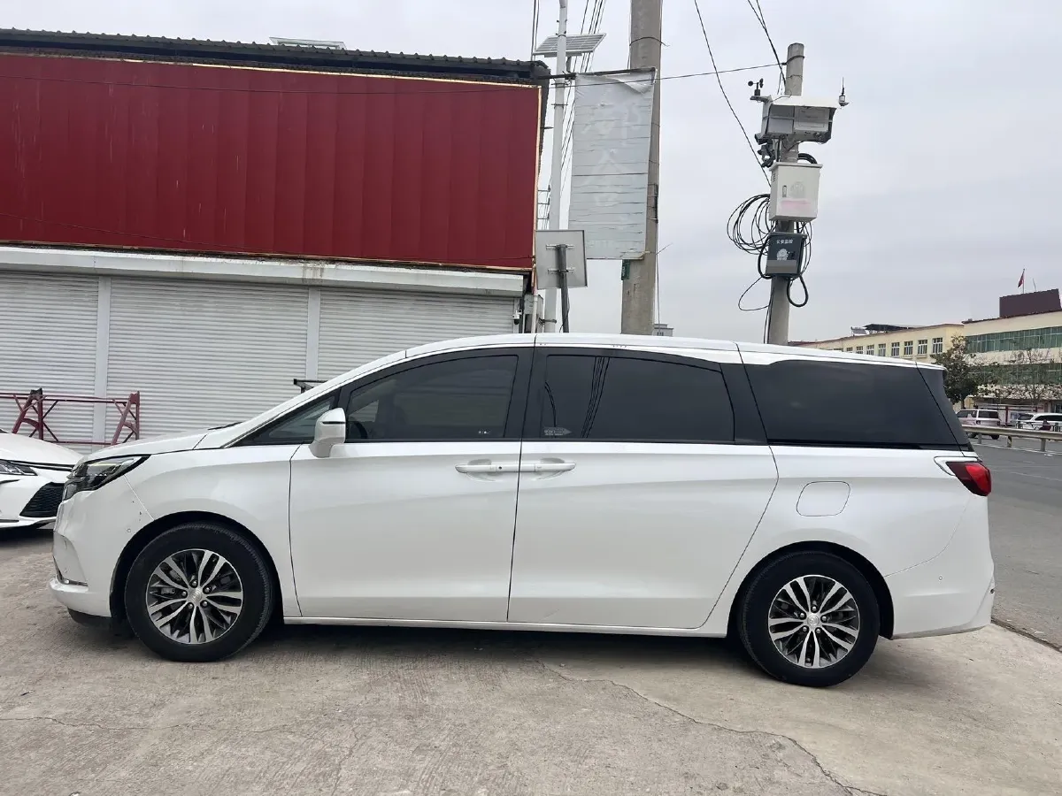 2022 Buick GL8 2.0T 237HP L4 9AT,autocango,china used car exporter,china ev exporter,chinese used car exporter,chinese used ev exporter