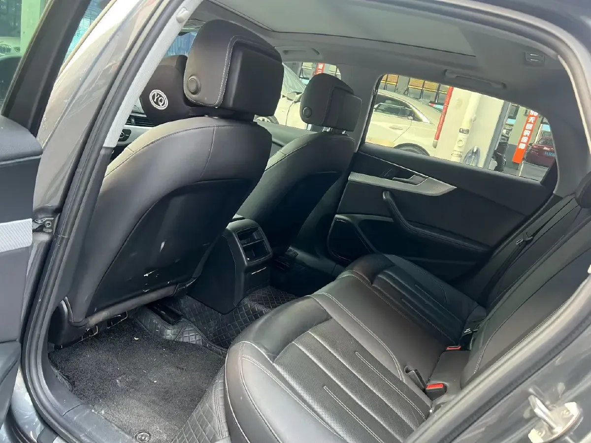 2020 Audi A4L 2.0T 190HP L4 7DCT,autocango,china used car exporter,china ev exporter,chinese used car exporter,chinese used ev exporter