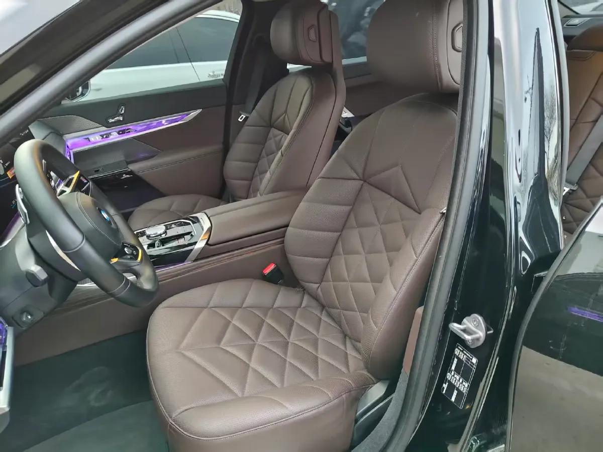 2023 BMW 7 Series 3.0T 272HP L6 8AT,autocango,china used car exporter,china ev exporter,chinese used car exporter,chinese used ev exporter