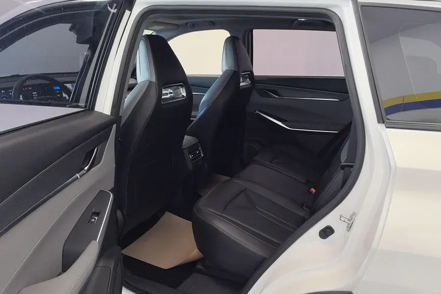 2022 ChangAn CS75 Plus 1.5T 188HP L4 8AT,autocango,china used car exporter,china ev exporter,chinese used car exporter,chinese used ev exporter