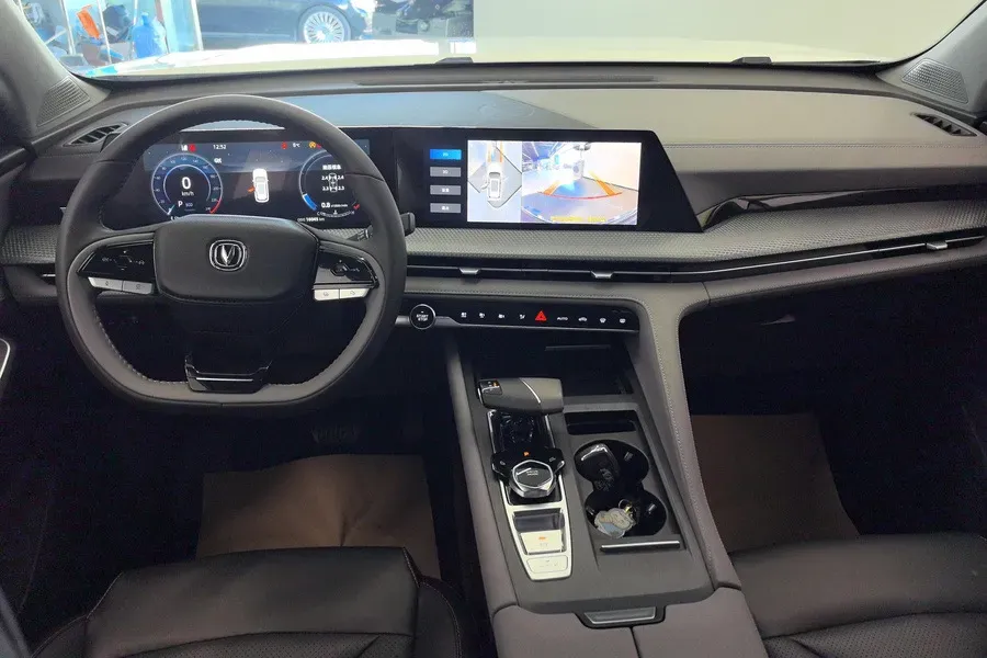 2022 ChangAn CS75 Plus 1.5T 188HP L4 8AT,autocango,china used car exporter,china ev exporter,chinese used car exporter,chinese used ev exporter