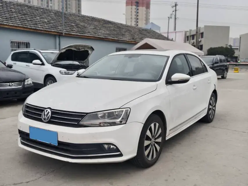 2018 Volkswagen Sagitar 1.2T 110HP L4 7DCT