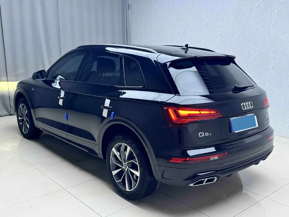 2023 Audi Q5L 2.0T 190HP L4 7DCT,autocango,china used car exporter,china ev exporter,chinese used car exporter,chinese used ev exporter