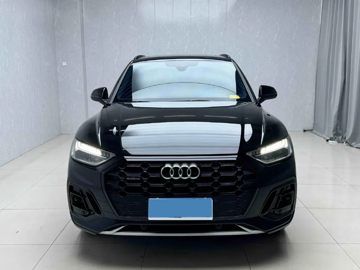 2023 Audi Q5L 2.0T 190HP L4 7DCT,autocango,china used car exporter,china ev exporter,chinese used car exporter,chinese used ev exporter