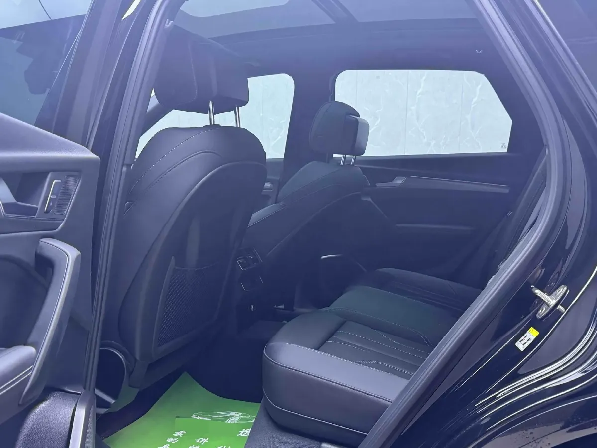 2023 Audi Q5L 2.0T 190HP L4 7DCT,autocango,china used car exporter,china ev exporter,chinese used car exporter,chinese used ev exporter