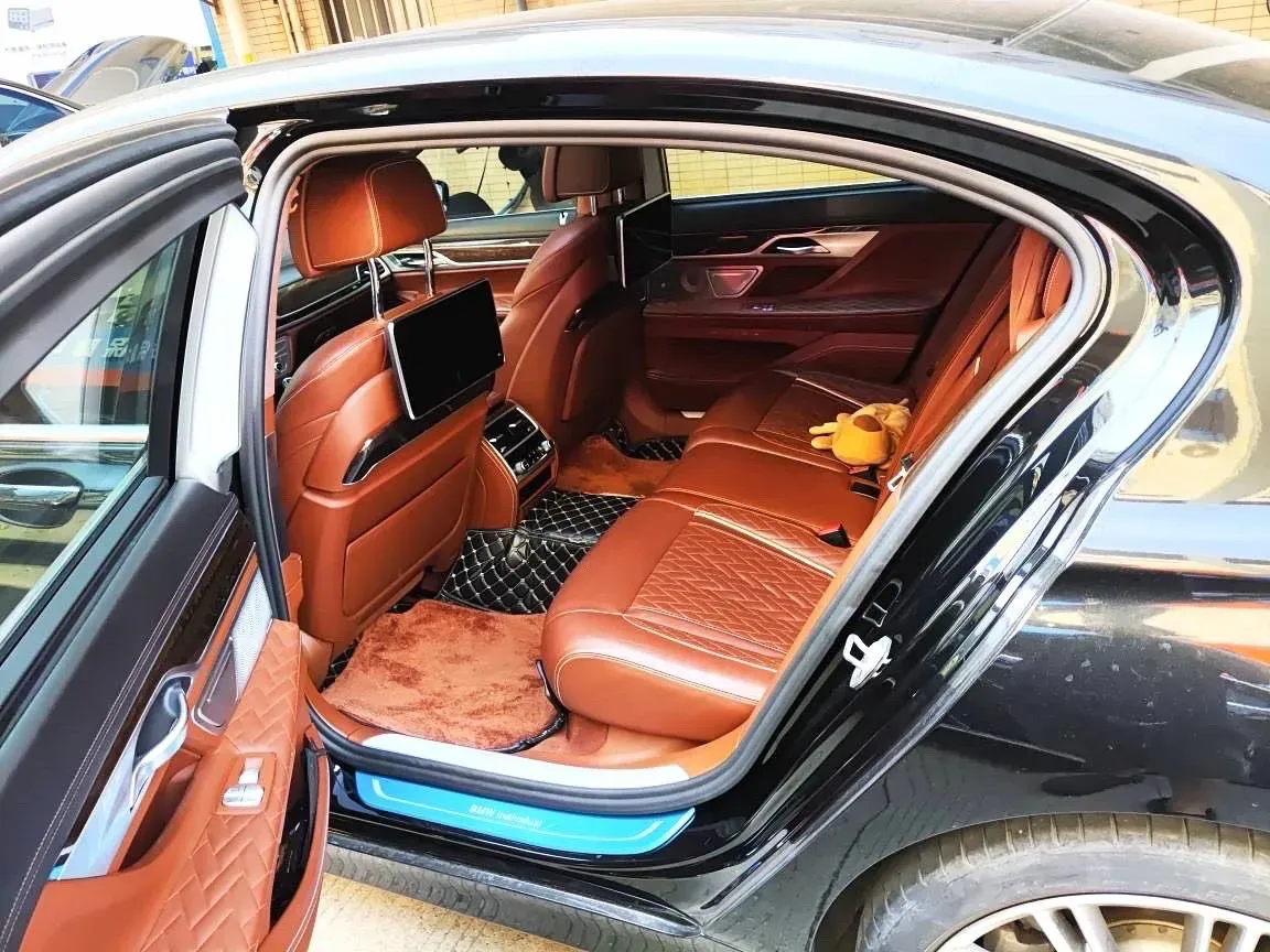 2019 BMW 7 Series 3.0T 340HP L6 8AT,autocango,china used car exporter,china ev exporter,chinese used car exporter,chinese used ev exporter