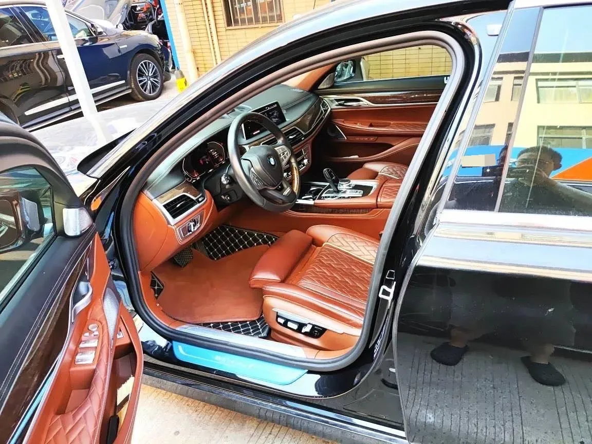 2019 BMW 7 Series 3.0T 340HP L6 8AT,autocango,china used car exporter,china ev exporter,chinese used car exporter,chinese used ev exporter