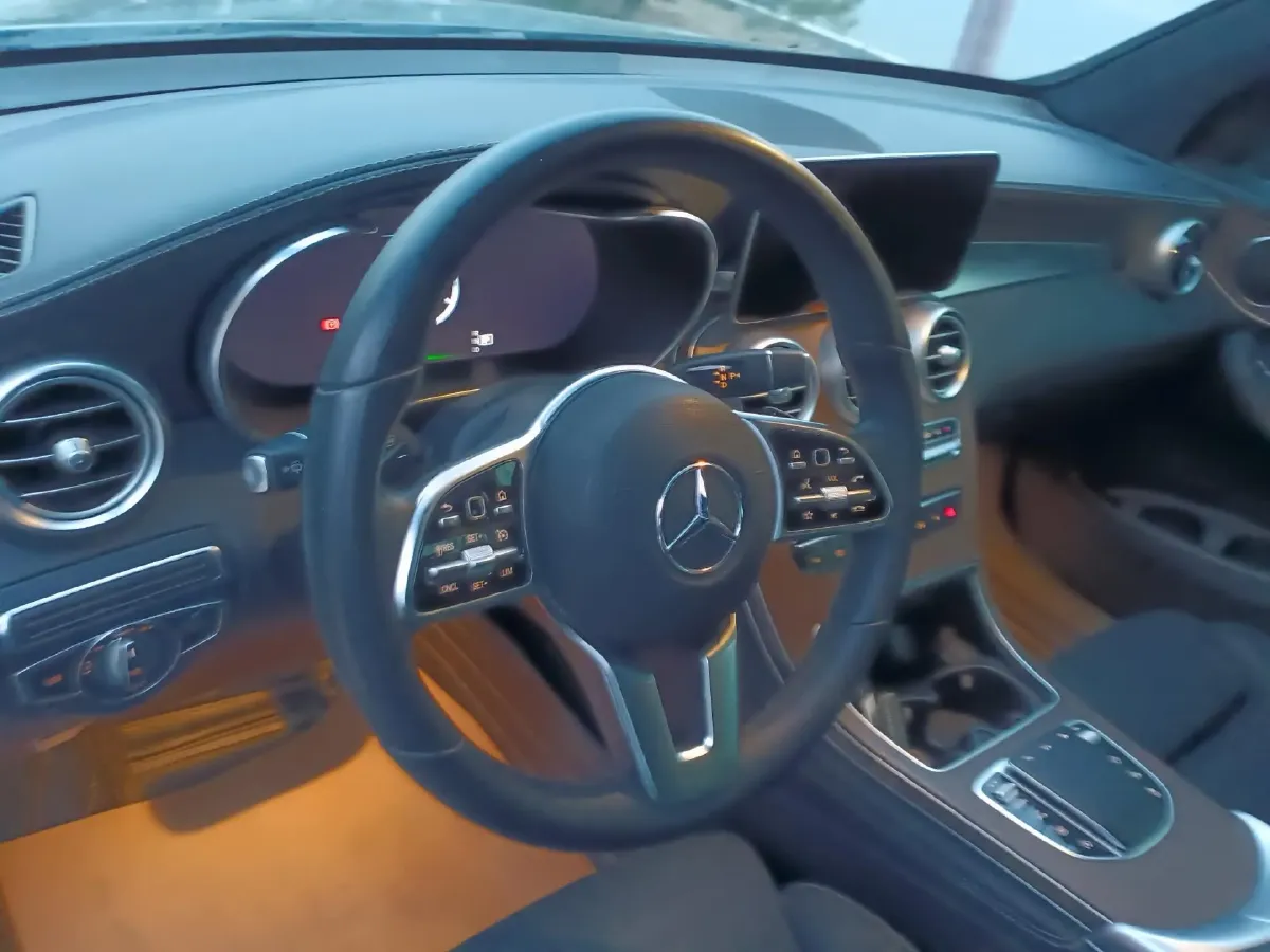 2020 Mercedes-Benz GLC Class 2.0T 197HP L4 9AT,autocango,china used car exporter,china ev exporter,chinese used car exporter,chinese used ev exporter