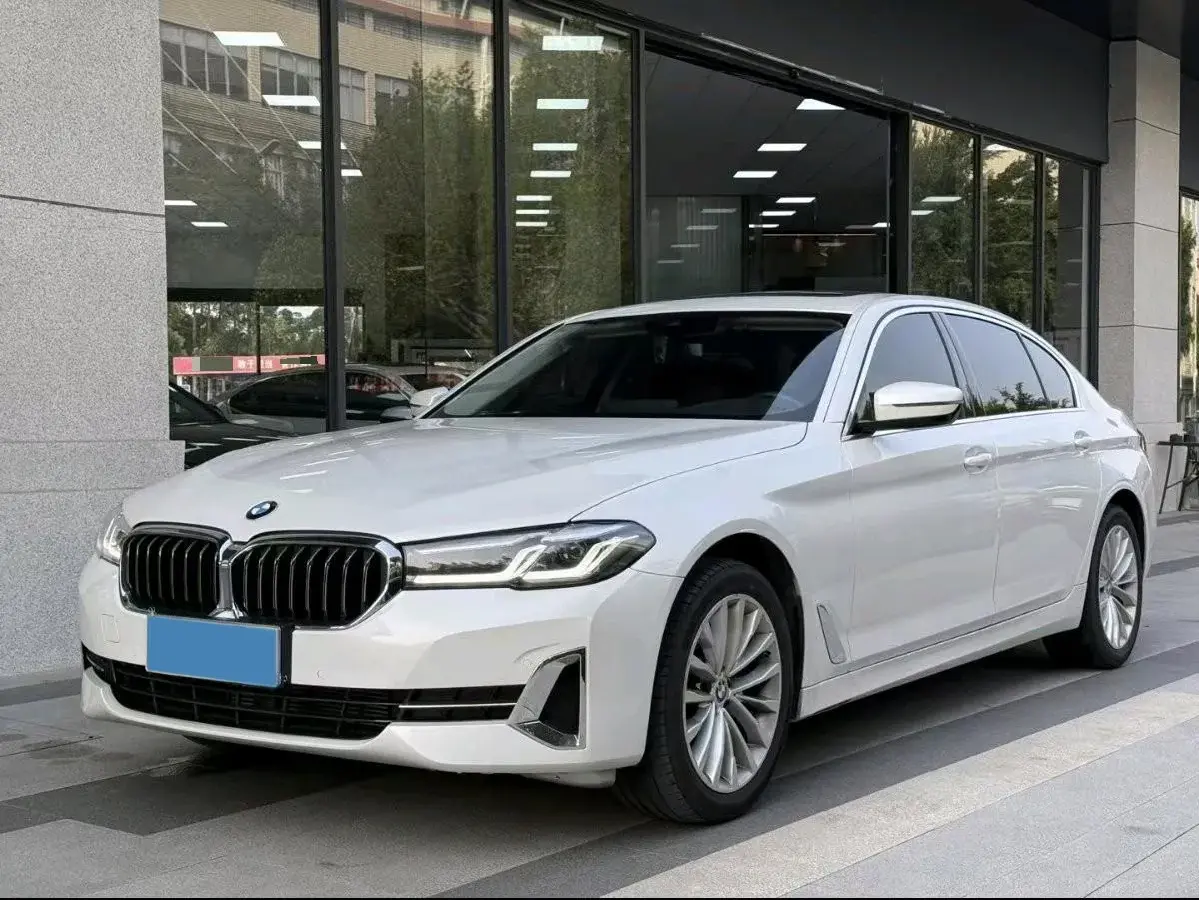 2022 BMW 5 Series 2.0T 184HP L4 8AT