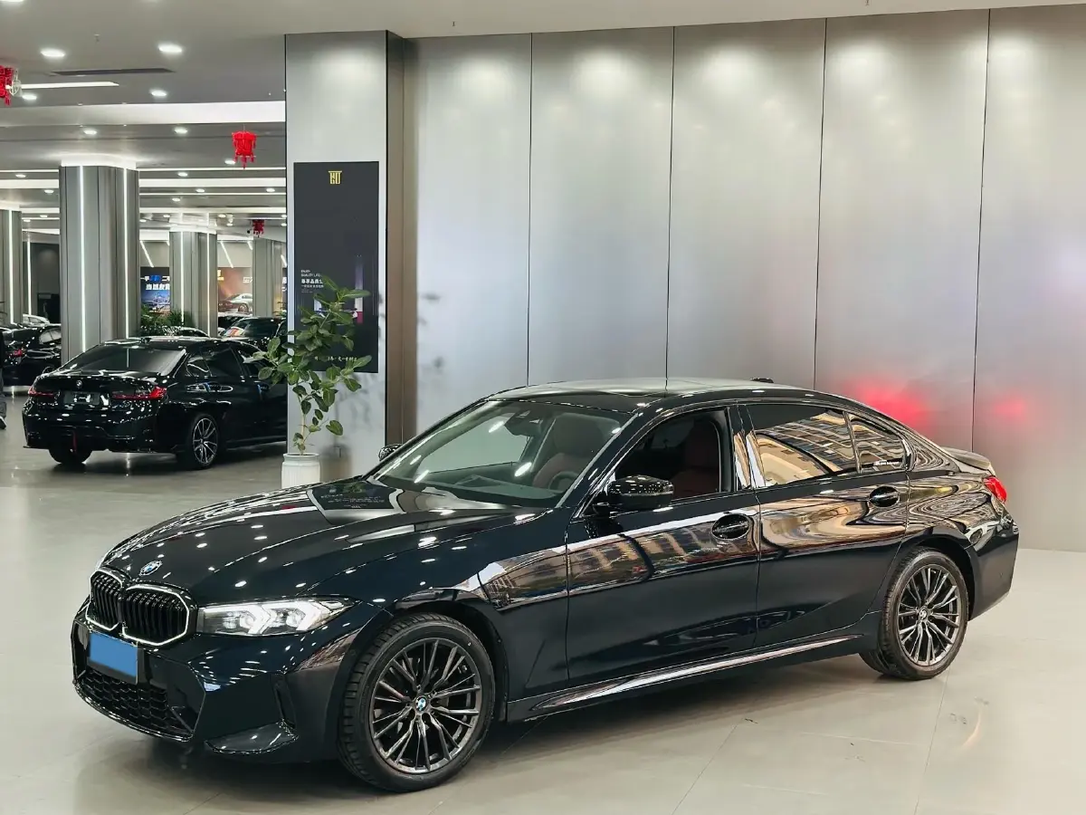 2024 BMW 3 Series 2.0T 184HP L4 8AT