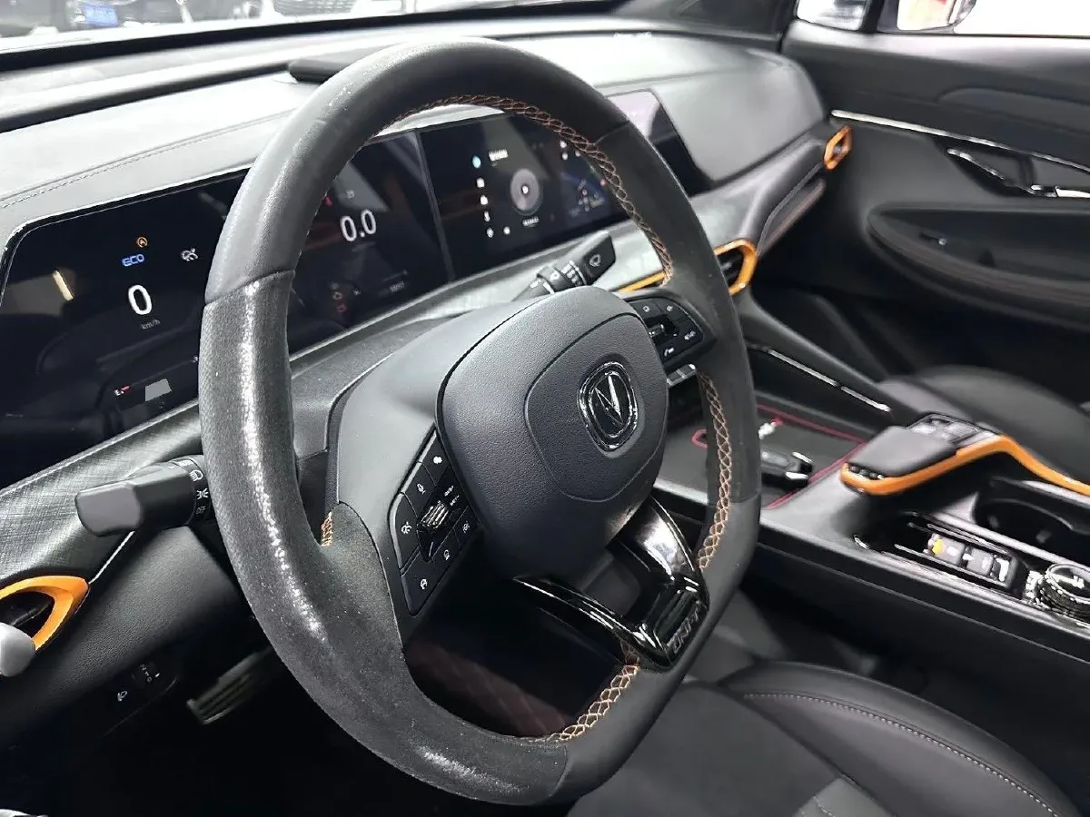 2022 ChangAn UNI-T 1.5T 188HP L4 7DCT,autocango,china used car exporter,china ev exporter,chinese used car exporter,chinese used ev exporter